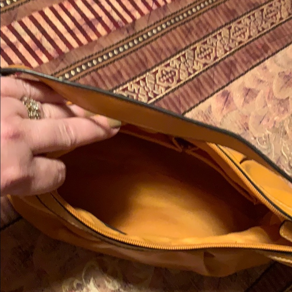 Gold Purse - Picture 4 of 8